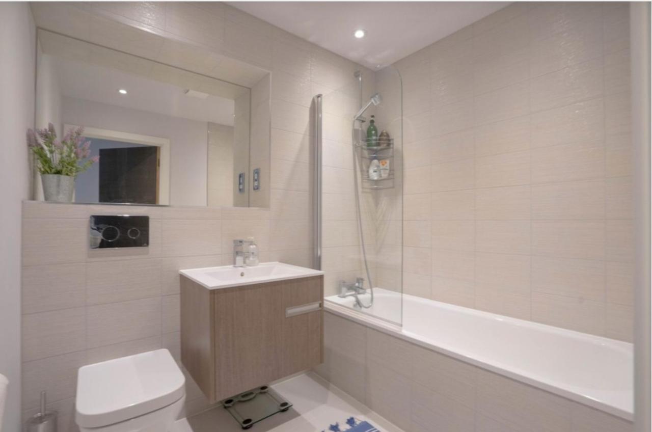 Gorgeous Spacious 2 Bed 2 Bath Apartment Лестър Екстериор снимка
