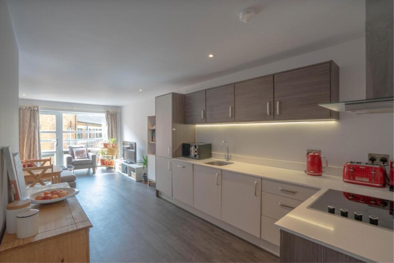 Gorgeous Spacious 2 Bed 2 Bath Apartment Лестър Екстериор снимка